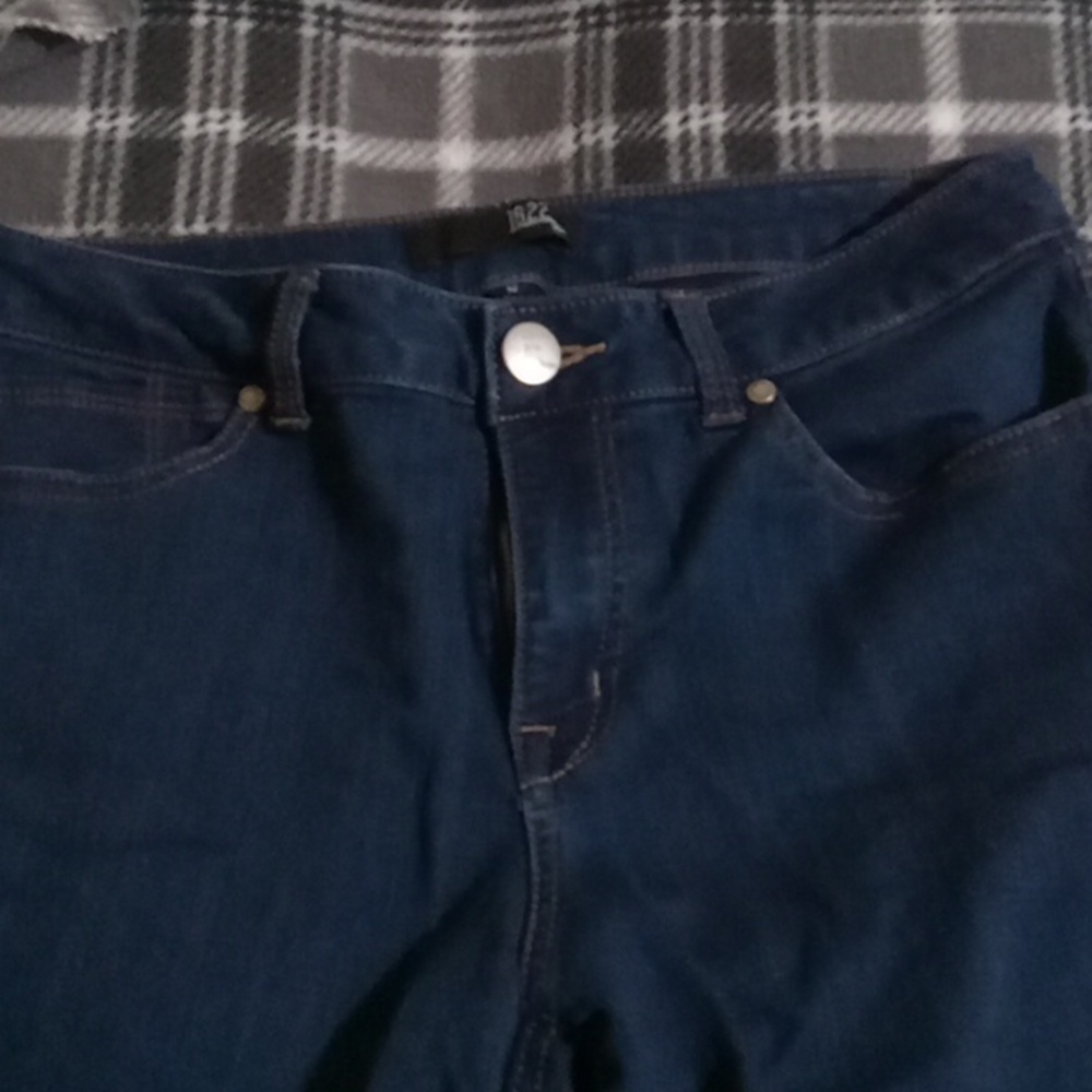 1822 stretchy skinny jeans size 12 dark wash